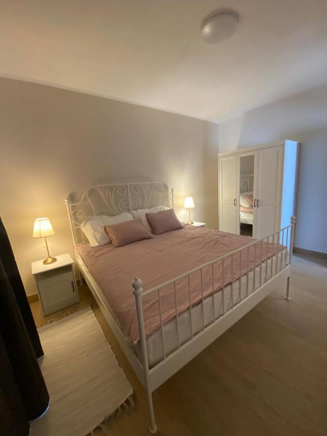 Apartmani Cvita Neviđane Esterno foto